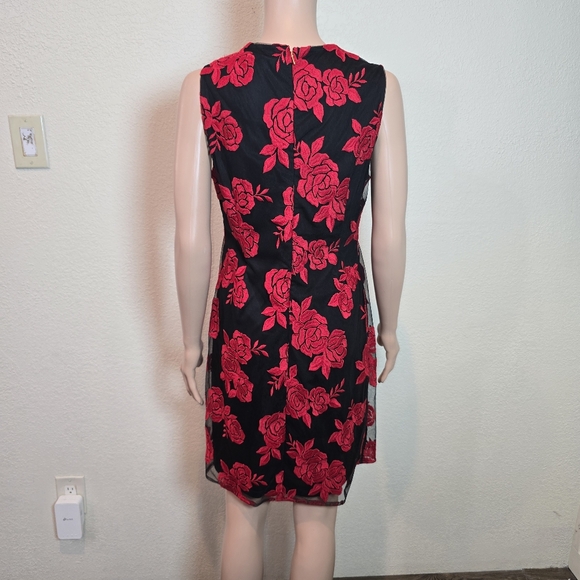Donna Karan Black & Embroidered Red Roses Dress Size 4 NWT - Picture 9 of 15